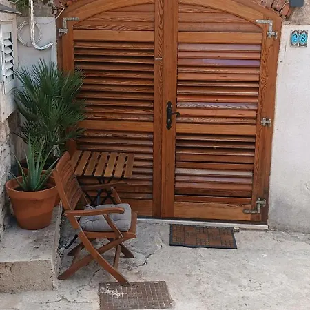 Apartament Charming *
